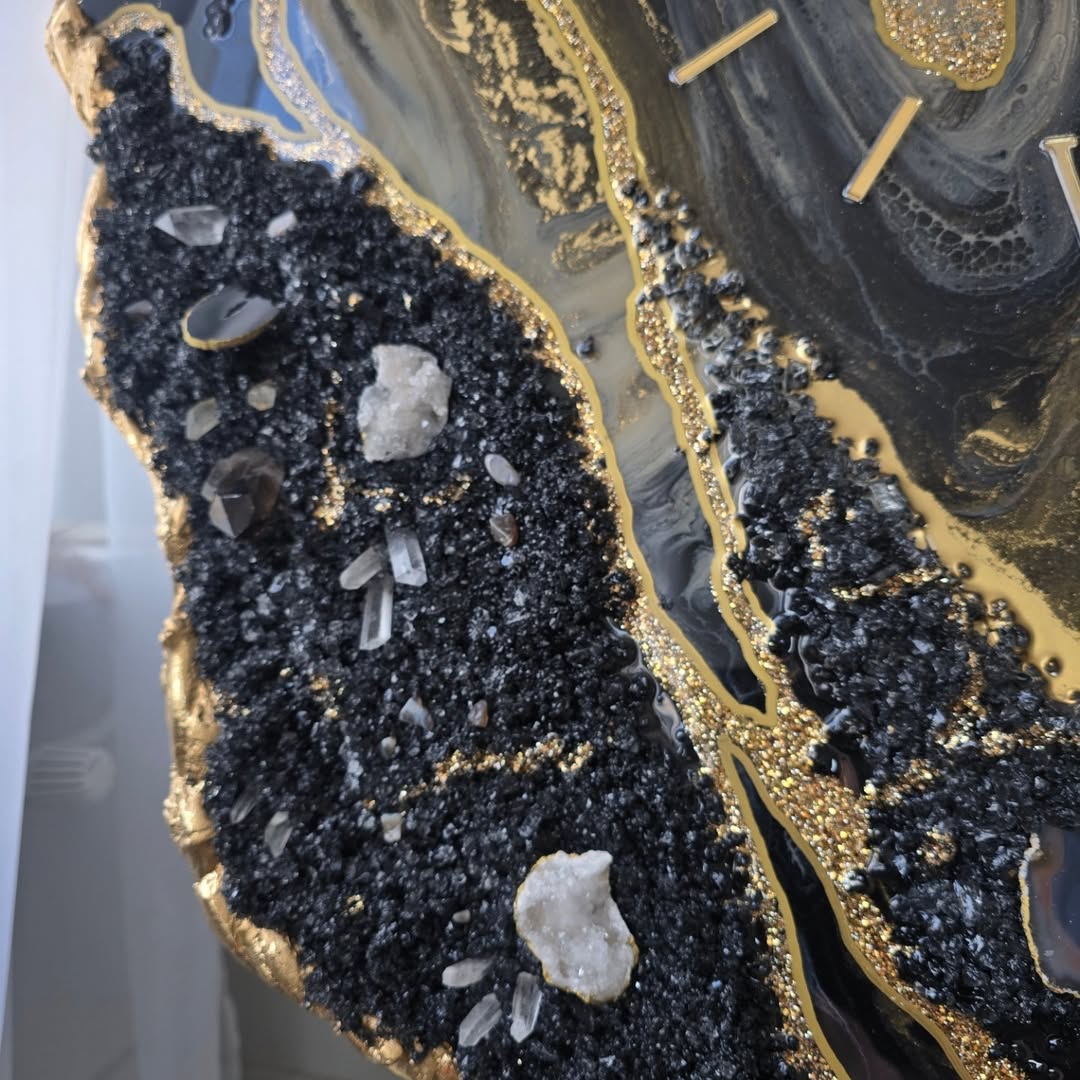 Obsidian Empire – Grand Geode Wall Clock